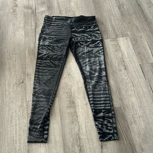 Nike leggings size large.